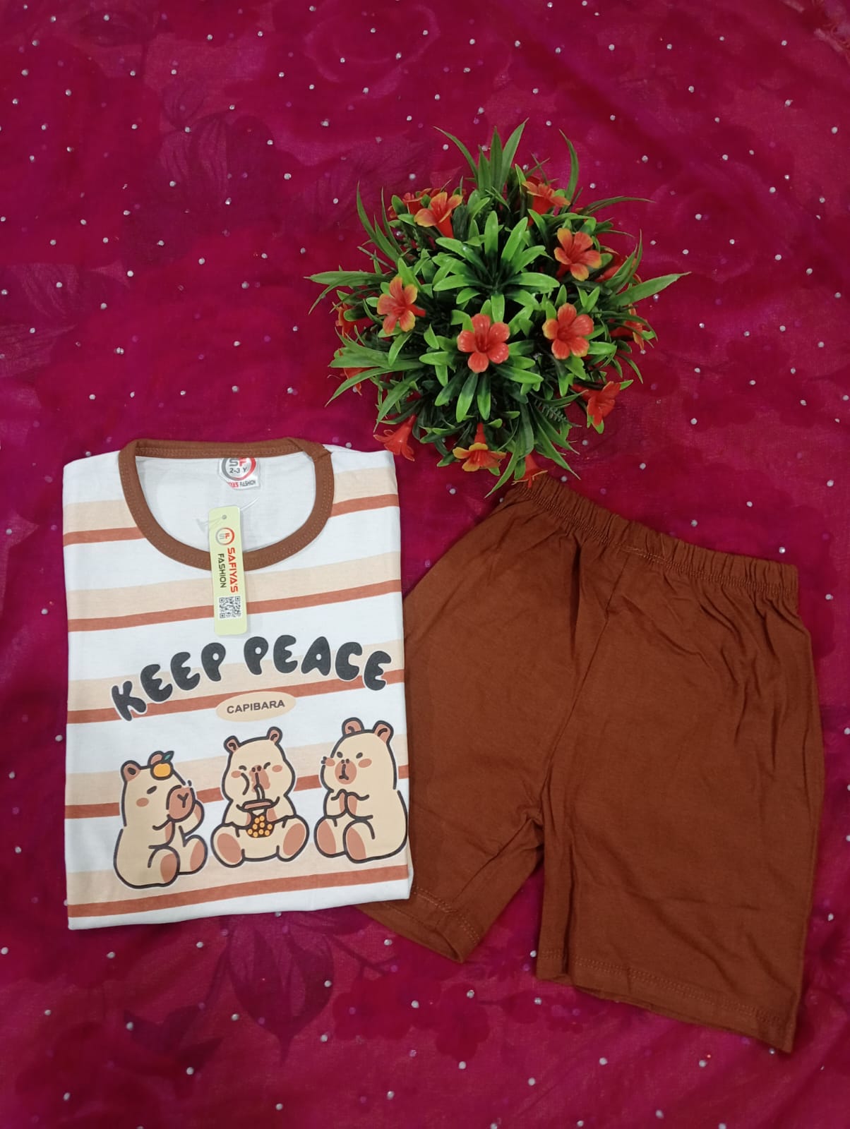 “Keep Peace” Capybara Printed Unisex Kids Nightwear Set